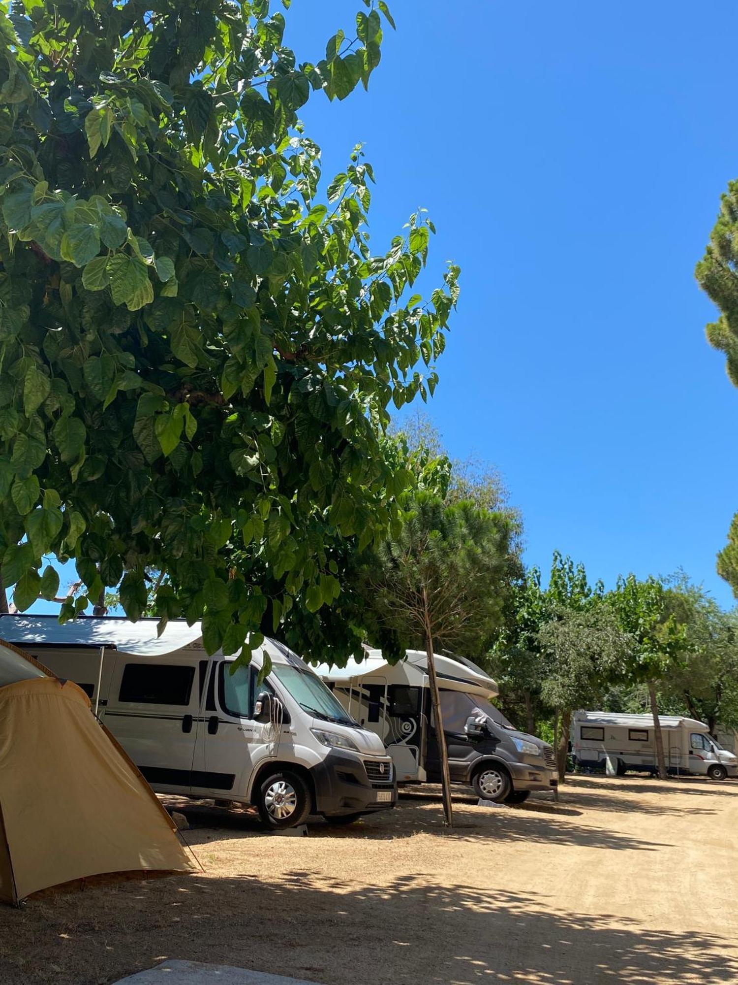 Camping Roca Grossa カレーリャ エクステリア 写真